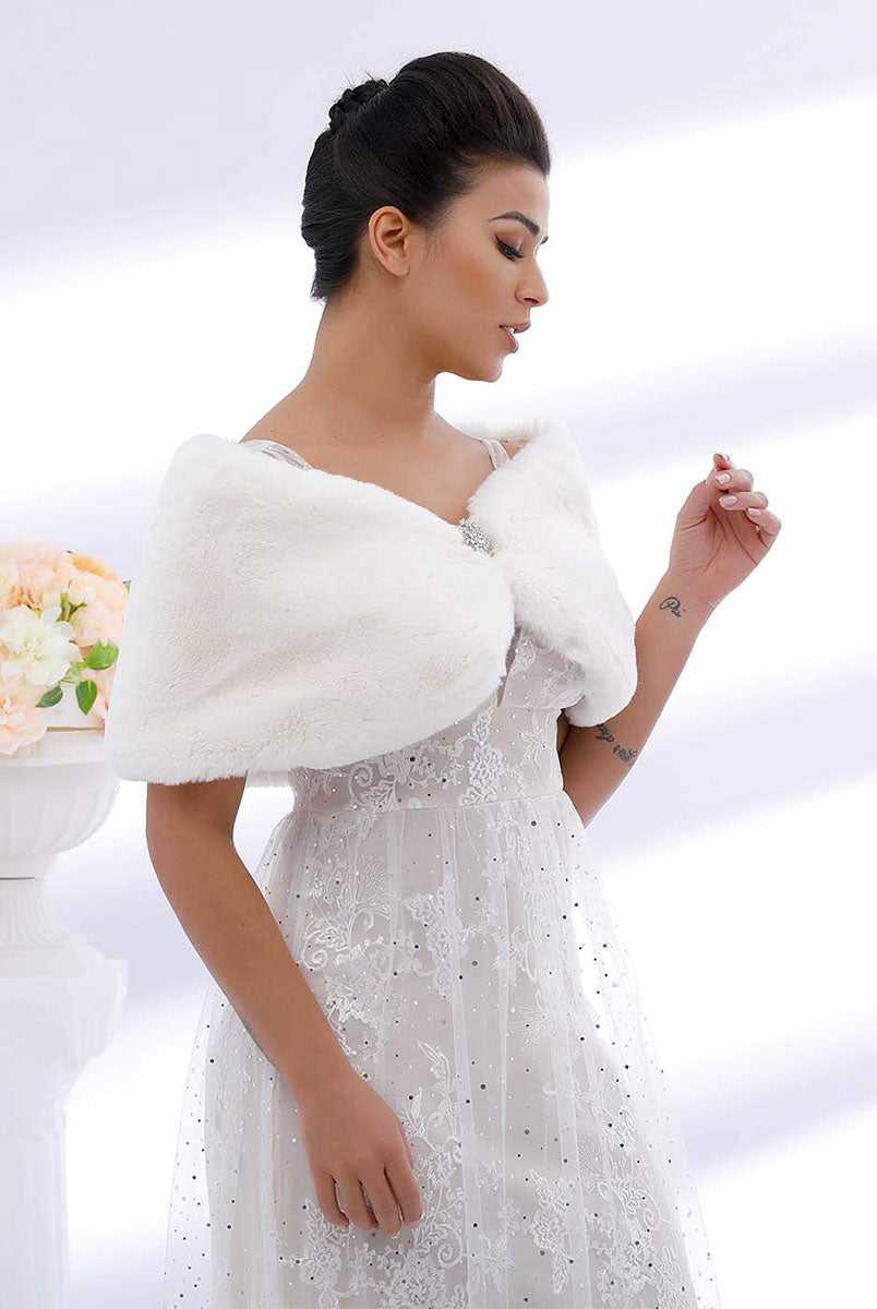 Elegant Fur Shoulder Cape for Weddings