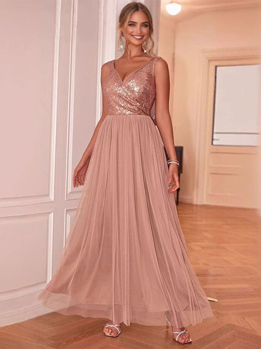 Elegant Sleeveless V-Neck Evening Gown with Sequin Patchwork