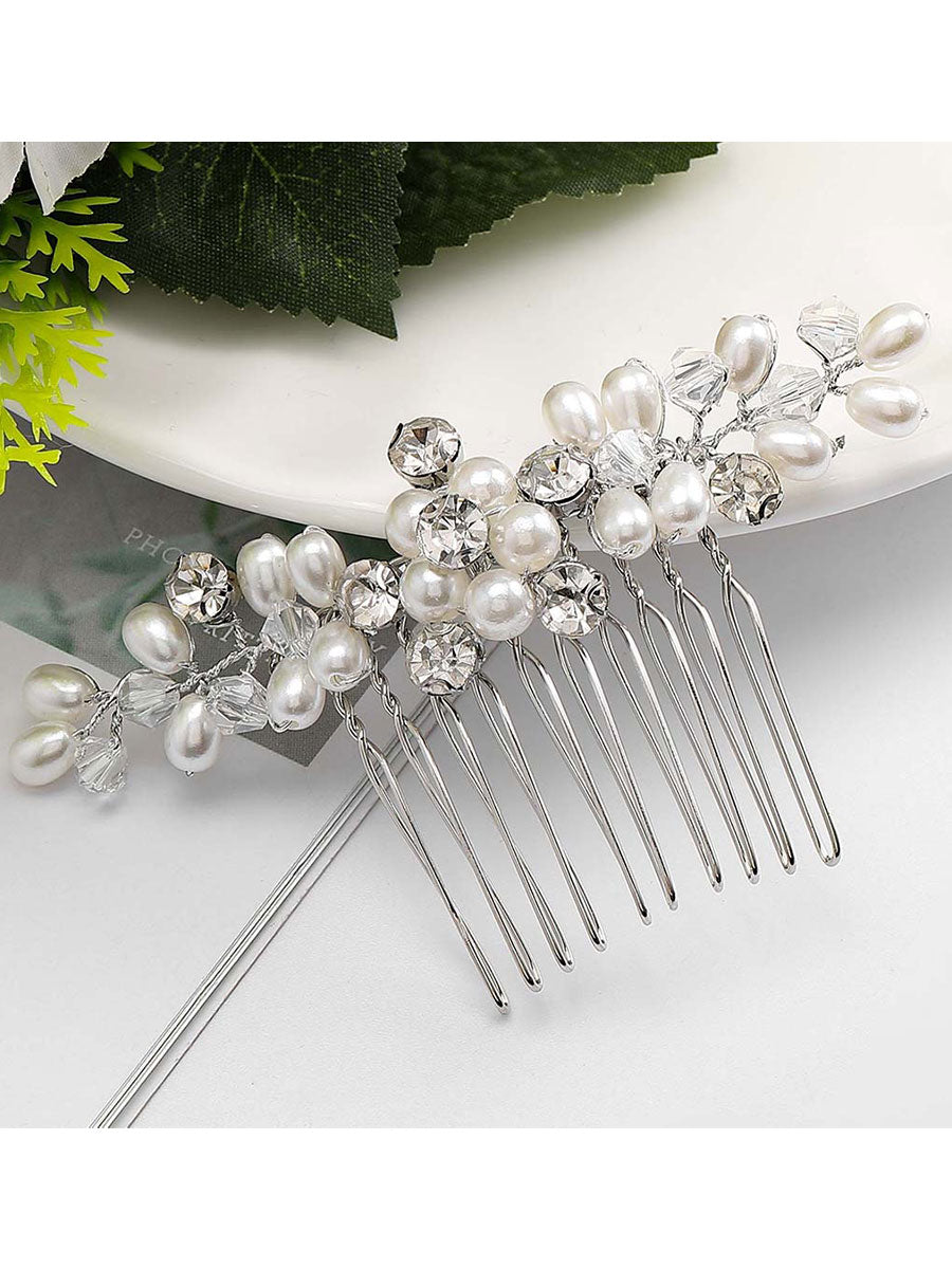 Sophisticated Pearl and Diamond-Like Hair Accessory