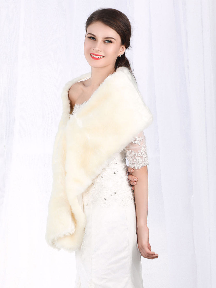 Winter Wedding Fur Wrap for Brides